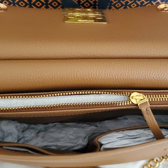 NWT TORY BURCH BRITTEN FLAP SHOUDER BAG - Picture 7 of 15